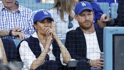 Príncipe Harry e Meghan Markle Desfrutam de Jogo de Basebol em Los Angeles