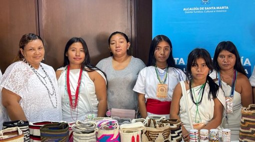 Alcaldía promueve visibilidad y economía de mujeres tejedoras de la Sierra Nevada