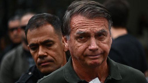 Jair Bolsonaro começa a cumprir pena de 27 anos de prisão no Brasil