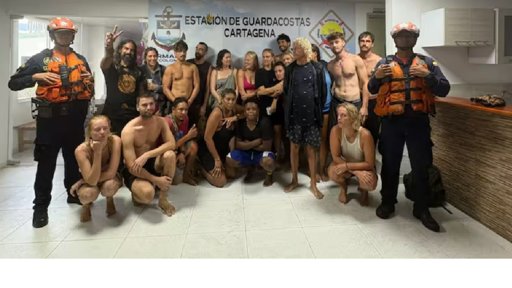 Armada Nacional rescata a 20 náufragos tras colisión de lanchas en Cartagena