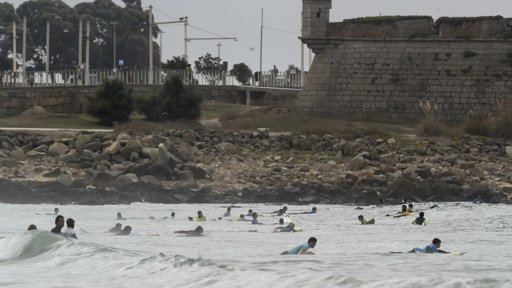 Banhos desaconselhados pela quinta vez na praia de Matosinhos por contaminação