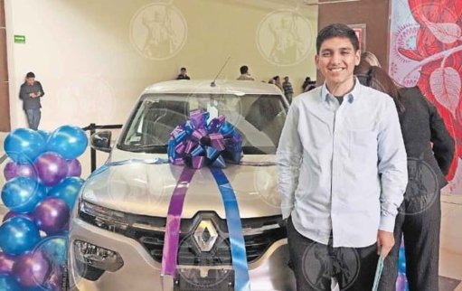 Estudiante de la UTCJ Gana Automóvil por su Desempeño Sobresaliente