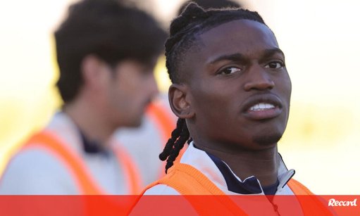 Gestão de esforço dita dispensa de Rafael Leão da Seleção Nacional