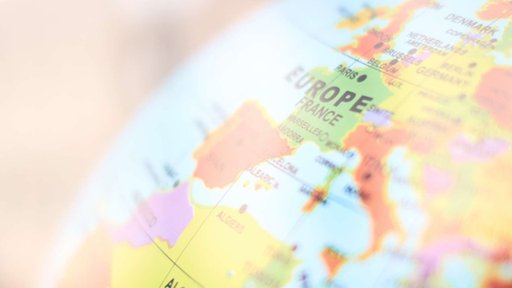 UE Impõe Tarifas a Veículos Elétricos Chineses para Proteger Indústria Automóvel Europeia