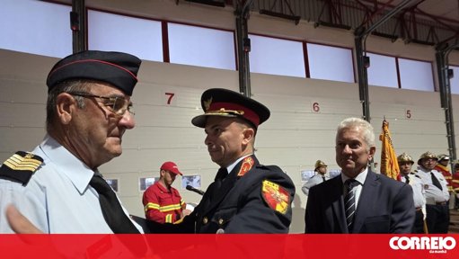 Bombeiro de Albufeira homenageado por 48 anos de serviço dedicado à comunidade