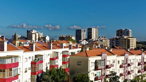 Autarcas exigem novo modelo de financiamento para a habitação com verbas diretas do Estado