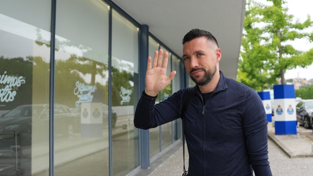 Martim Fernandes recupera de lesão e regressa aos treinos do FC Porto