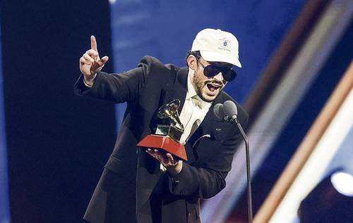 Bad Bunny y CA7RIEL & Paco Amoroso arrasan en los Latin Grammy 2025