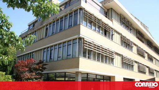Governo Avança com Criação de Cursos de Medicina em Vila Real e Évora para Combater Assimetrias
