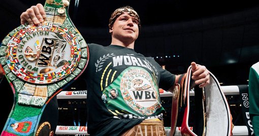 La caída de un rey: La derrota de 'Canelo' ante Crawford y la pérdida de sus títulos