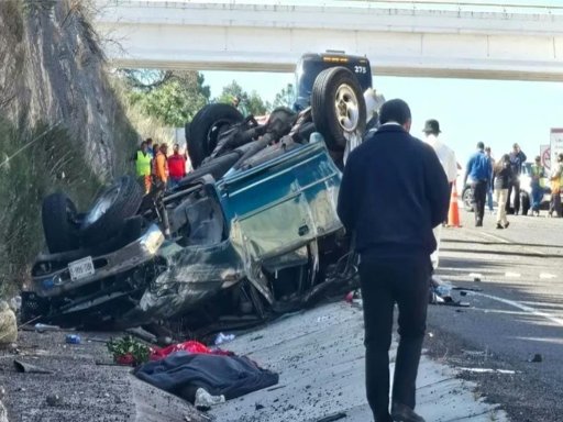 Tragedia en la autopista Durango-Mazatlán: mueren cuatro miembros de una familia en volcadura