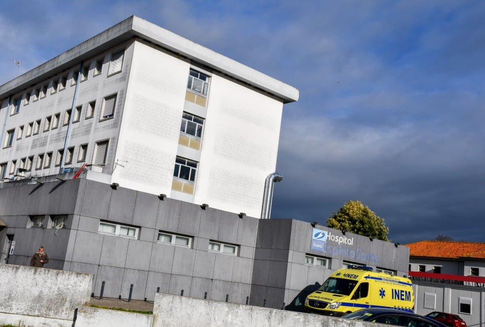 Hospital de Évora limita acesso à Urgência por falta de equipa e excesso de afluência