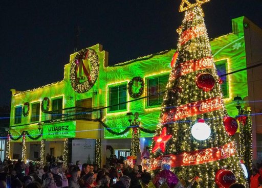 Juárez inicia la Navidad con encendido del pino y exitosa colecta de juguetes