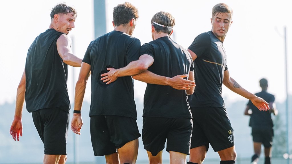 Académico de Viseu destaca-se na pré-época e segura avançado André Clóvis