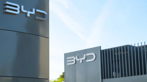 BYD enfrenta queda nos lucros na China enquanto lidera vendas de elétricos em Portugal