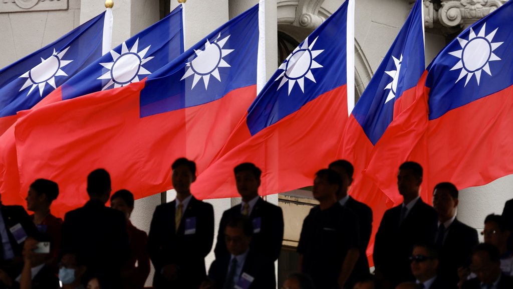 China e Taiwan: Aumenta a Tensão com Novas Exigências de Cidadania