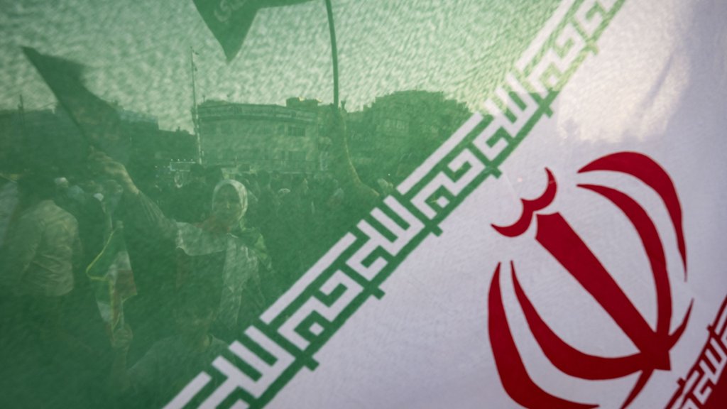 Irão retoma contactos com agência nuclear da ONU em clima de desconfiança