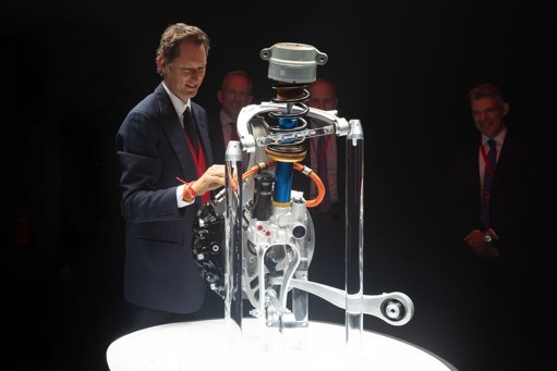 Ferrari Apresenta Primeiro Elétrico 'Elettrica' mas Abranda Estratégia de Eletrificação