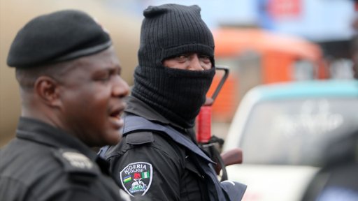 Mais de 200 crianças raptadas em ataque a escola católica na Nigéria