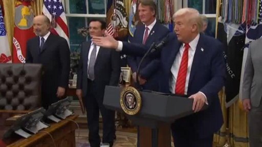 Cierre de Gobierno se Extiende y Trump Anuncia Despidos Masivos