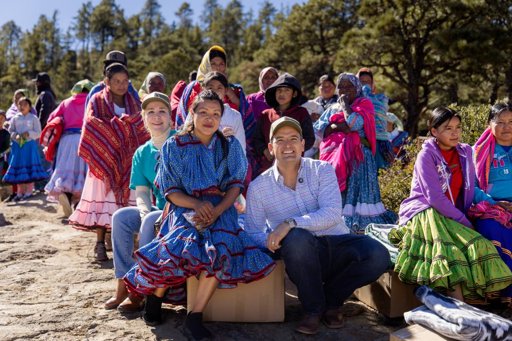 Alcalde de Chihuahua y Fundación UMC Llevan Apoyo a Familias Rarámuri en la Sierra