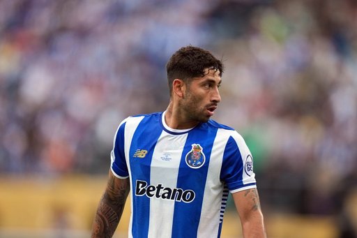 Alan Varela Recupera de Lesão e Reforça Meio-Campo do FC Porto