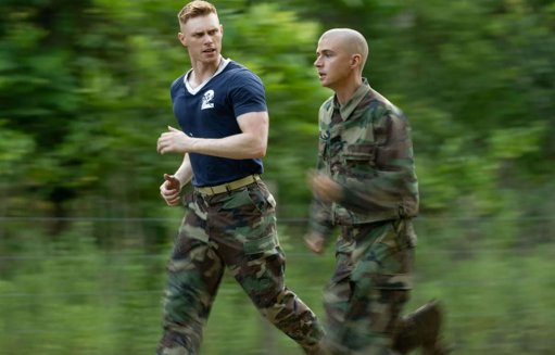 La série Netflix "Boots" : succès surprise et cible d'une polémique avec le Pentagone