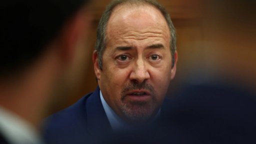 Parlamento Aprova Álvaro Santos Pereira para Governador do Banco de Portugal com Divisão Política