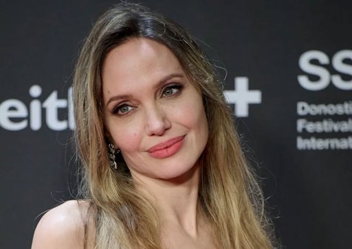 Angelina Jolie Califica su Divorcio de Brad Pitt como 'Traumático' y Exige Compensación