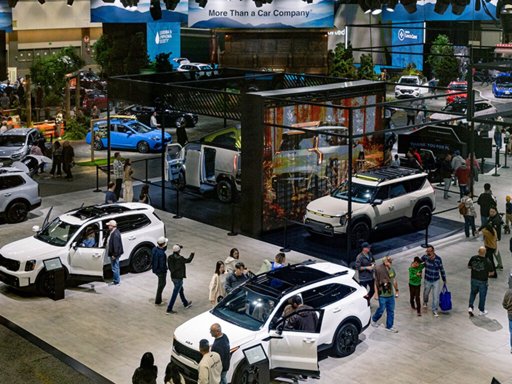 CEOs de Ford, GM y Stellantis Citados por Congreso de EE. UU. ante Aumento de Precios de Autos