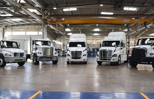 EE.
UU. Planea Arancel del 25% a Camiones Mexicanos, Desatando Incertidumbre en la Industria