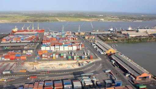 Zona Portuaria de Barranquilla enfrenta caída en movilización de carga pero resalta su impacto social