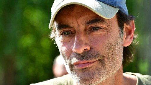 Anthony Delon répond aux critiques et révèle la raison émouvante de son installation à Douchy