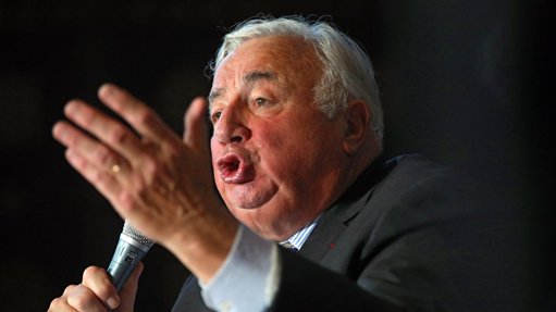 Gérard Larcher menace de bloquer la suspension de la réforme des retraites