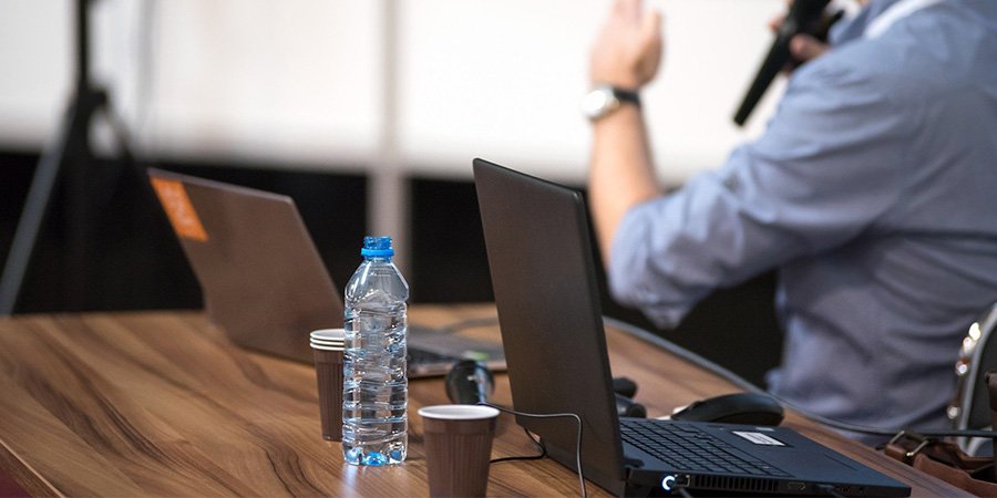 EUA implementam novas tarifas comerciais, gerando incerteza global e impacto em Portugal