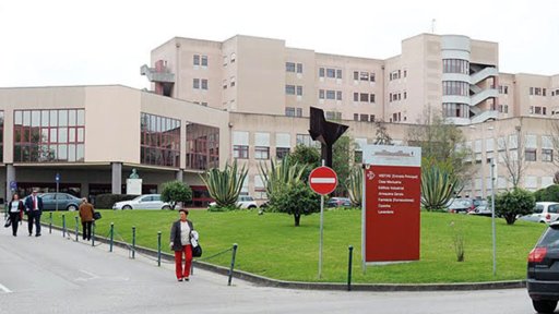 Hospital Amadora-Sintra Enfrenta Caos com Tempos de Espera de Mais de 13 Horas