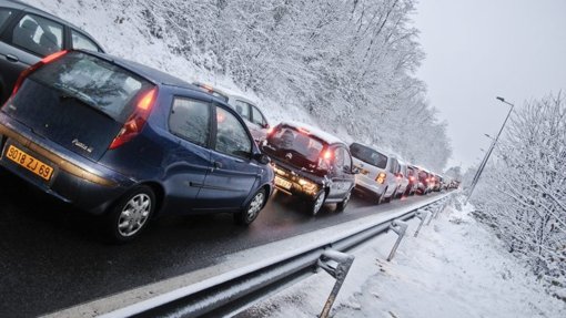 Obligation d'équipement hivernal pour les automobilistes dans 96 communes du Rhône