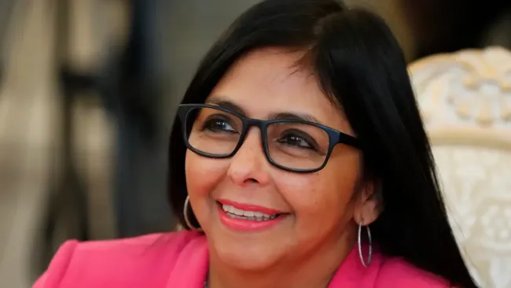 Incertidumbre en Venezuela: Delcy Rodríguez asume el poder en disputa tras captura de Maduro