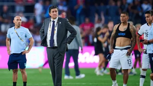 Noche amarga para técnicos mexicanos: Tena, eliminado con Guatemala; Herrera, al borde del abismo con Costa Rica