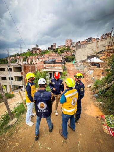 Fuertes lluvias causan inundaciones y emergencias en el occidente de Medellín