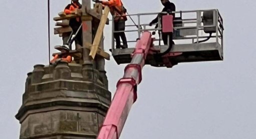 Le clocher menaçant de s'effondrer à Saint-Hilaire de Chaléons a été sécurisé