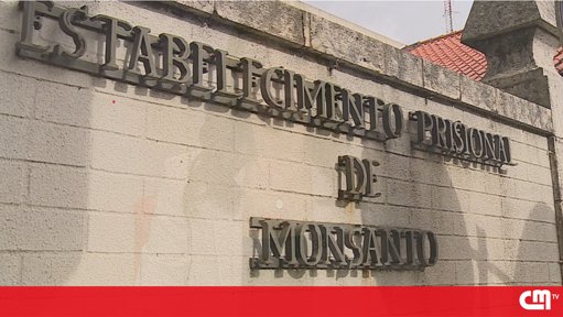 Reclusa Transexual Transferida para Prisão Masculina Após Violência e Incêndio