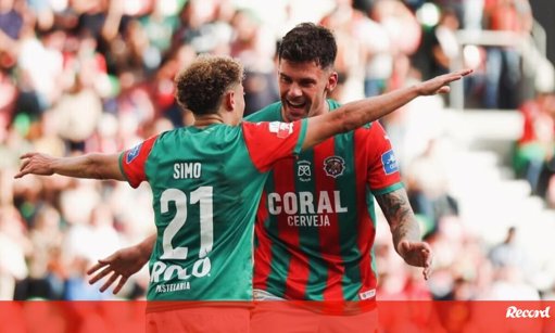 Marítimo vence Paços de Ferreira e ascende ao terceiro lugar da II Liga