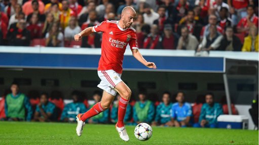 Lesão de Amar Dedic no joelho cria dilema para o Benfica na lateral direita