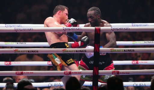 El futuro de 'Canelo': Sin retiro a la vista y con posible revancha