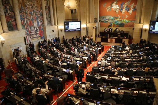 Congreso impulsa 'ley anti-clanes' para limitar poder de familias políticas