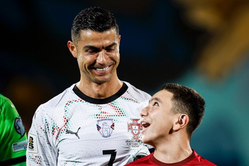 Gestão de Esforço: Substituição Incomum de Ronaldo contra a Arménia