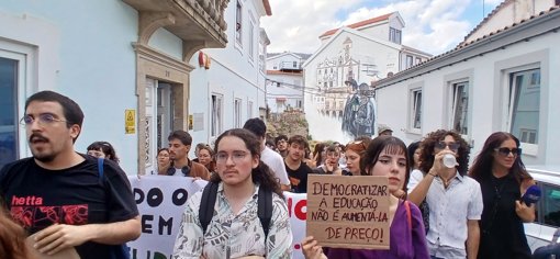 Estudantes do Ensino Superior Protestam Contra Aumento das Propinas