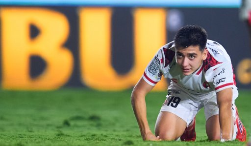 Fractura de mano obliga a Gilberto Mora a pasar por el quirófano