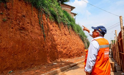Alcaldía invierte $771 millones en muros de contención para mitigar riesgo de deslizamientos en la ladera